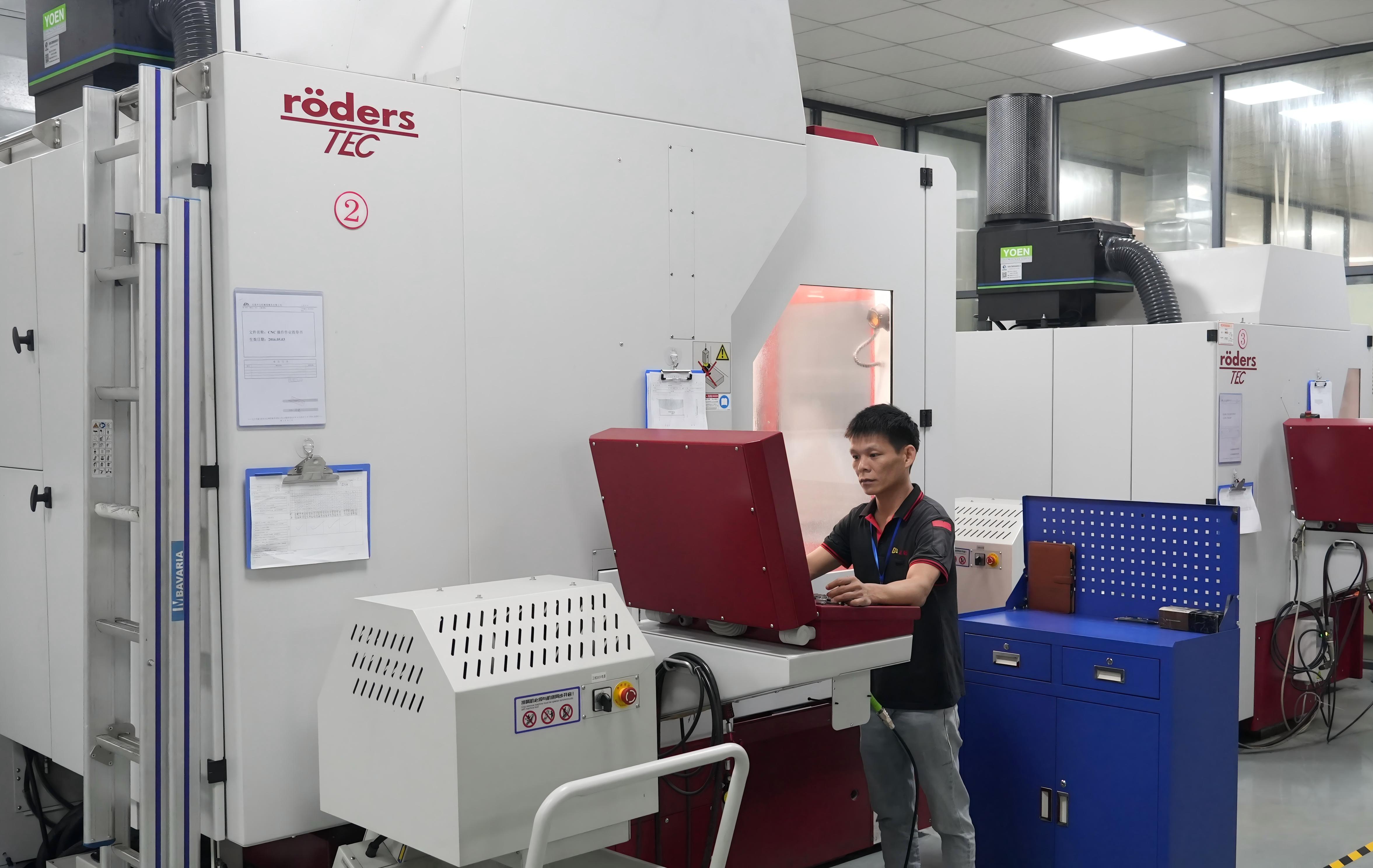 Roeders five-axis equipment