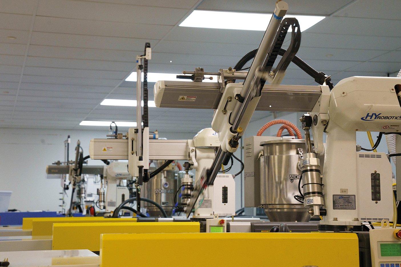 precision injection molding process for high-strength plastic robotics components with process control.jpg