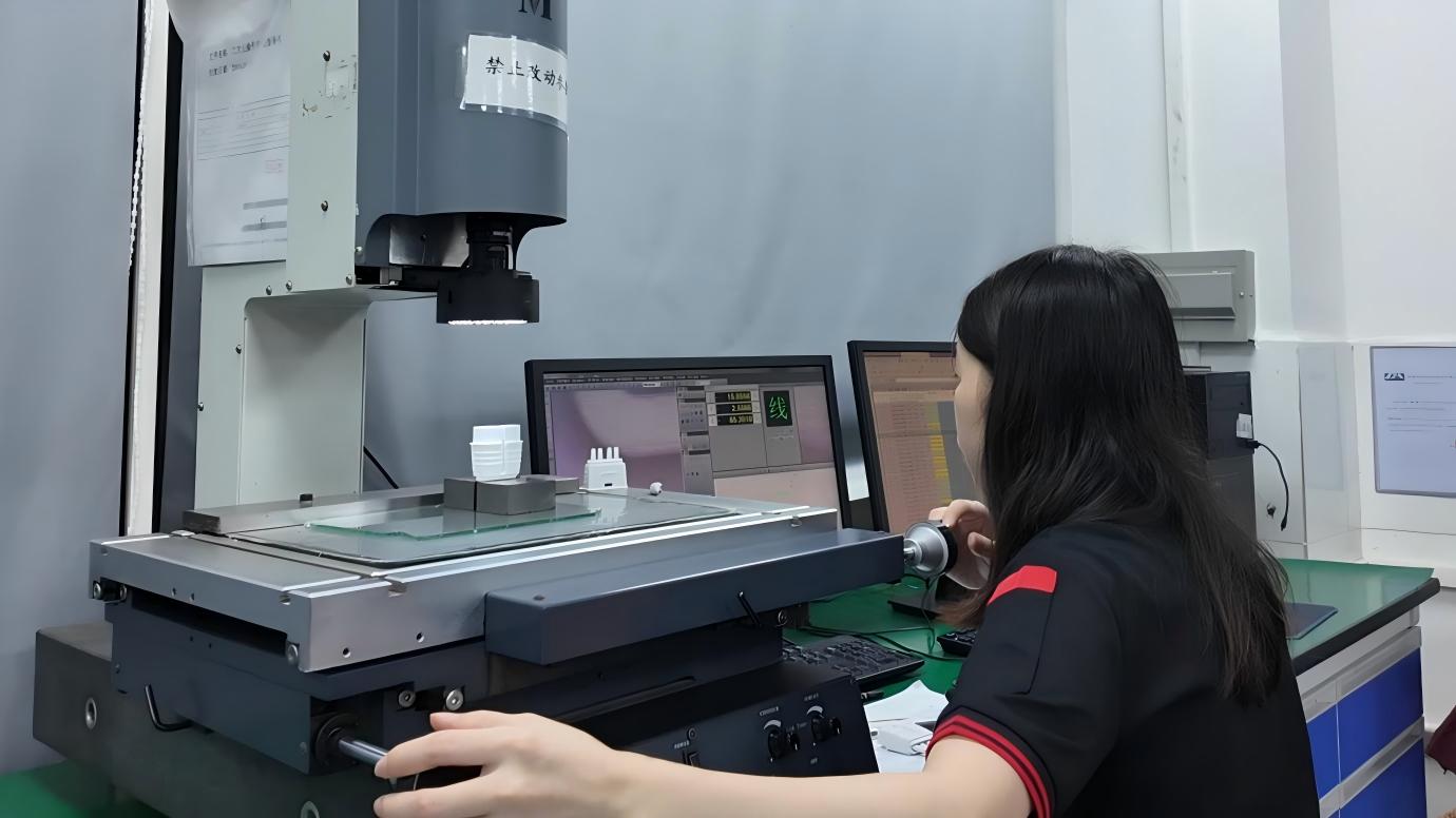 Injection molding quality control and dimensional inspection of custom plastic parts